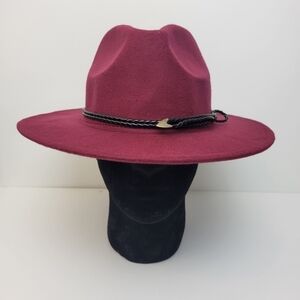 Felt hat wine